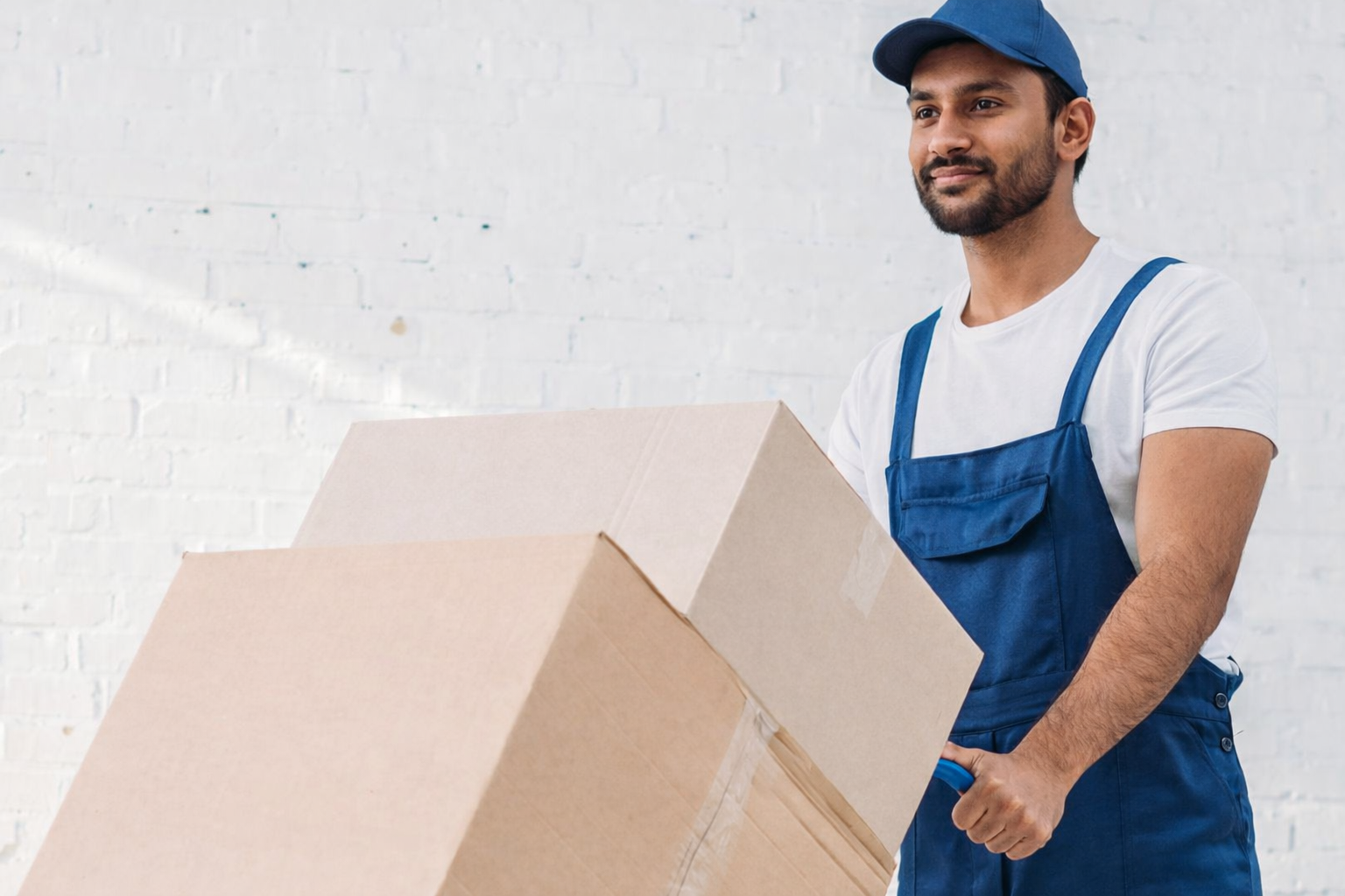 Living room household packing and moving service
